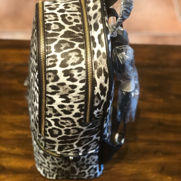 Backpack - Picture 3 of 4